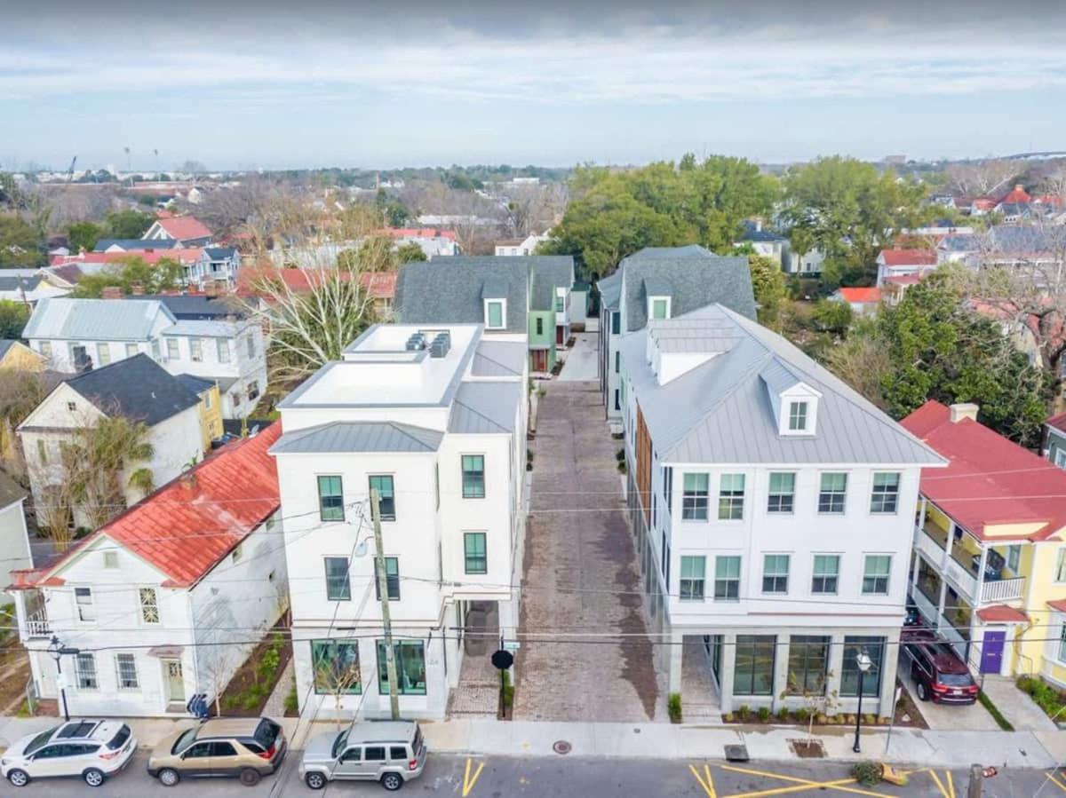 The Palm Suite At 124 Spring Charleston Exterior photo